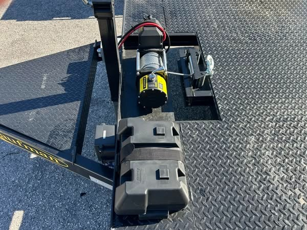 82" x 21' Car Hauler Trailer thumbnail 3